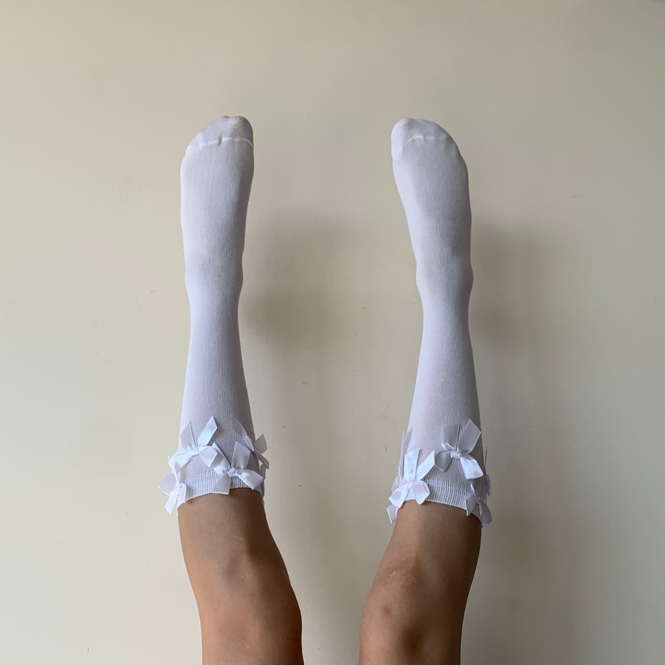 White Cotton Blend Socks with Lace Bows Trim