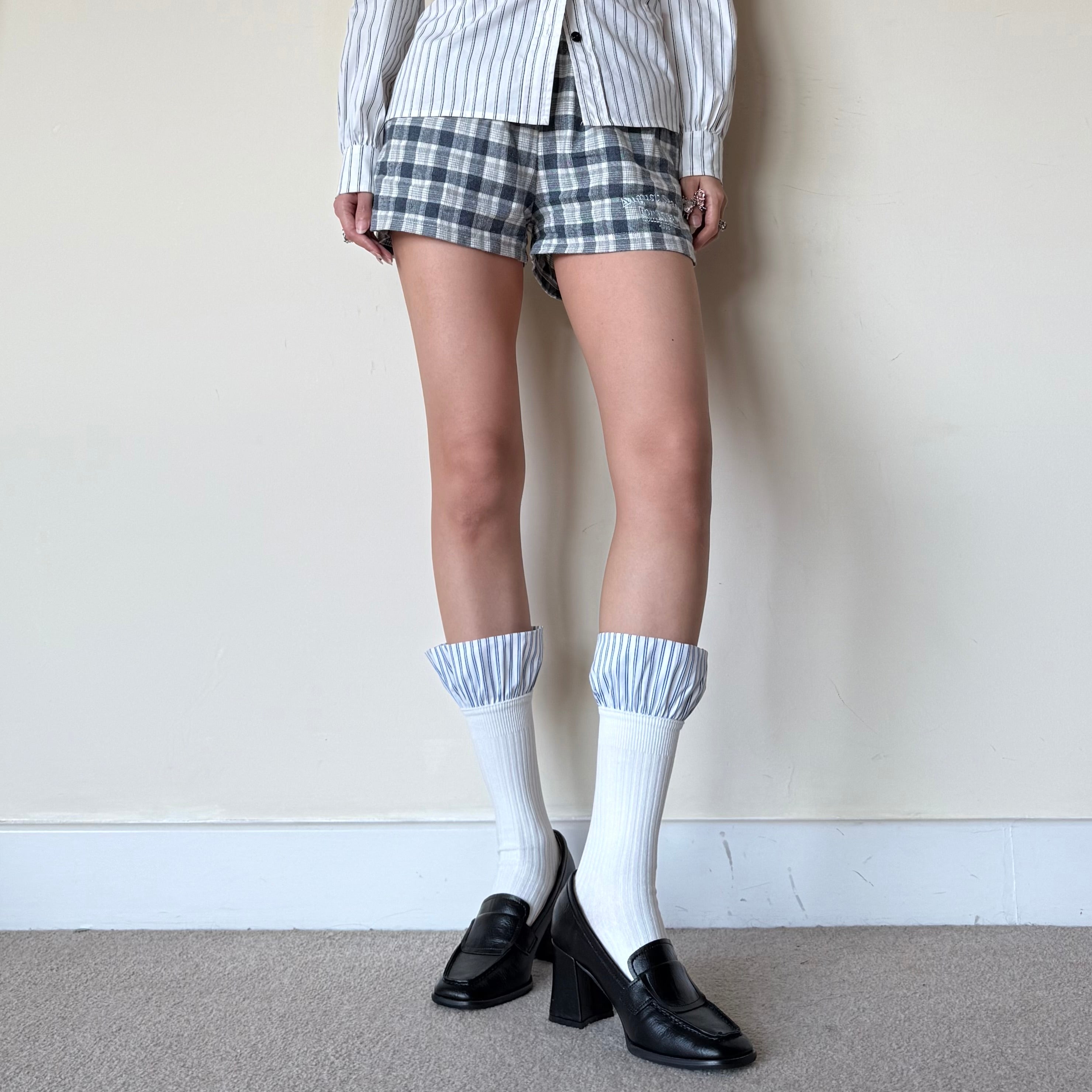 White Ribbed Knee-High Socks with Blue Striped Ruffle Cuff