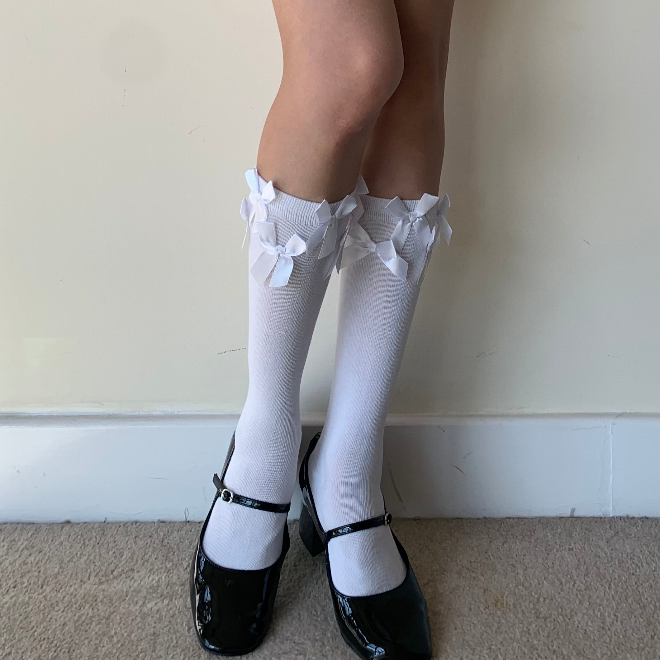 White Cotton Blend Socks with Lace Bows Trim