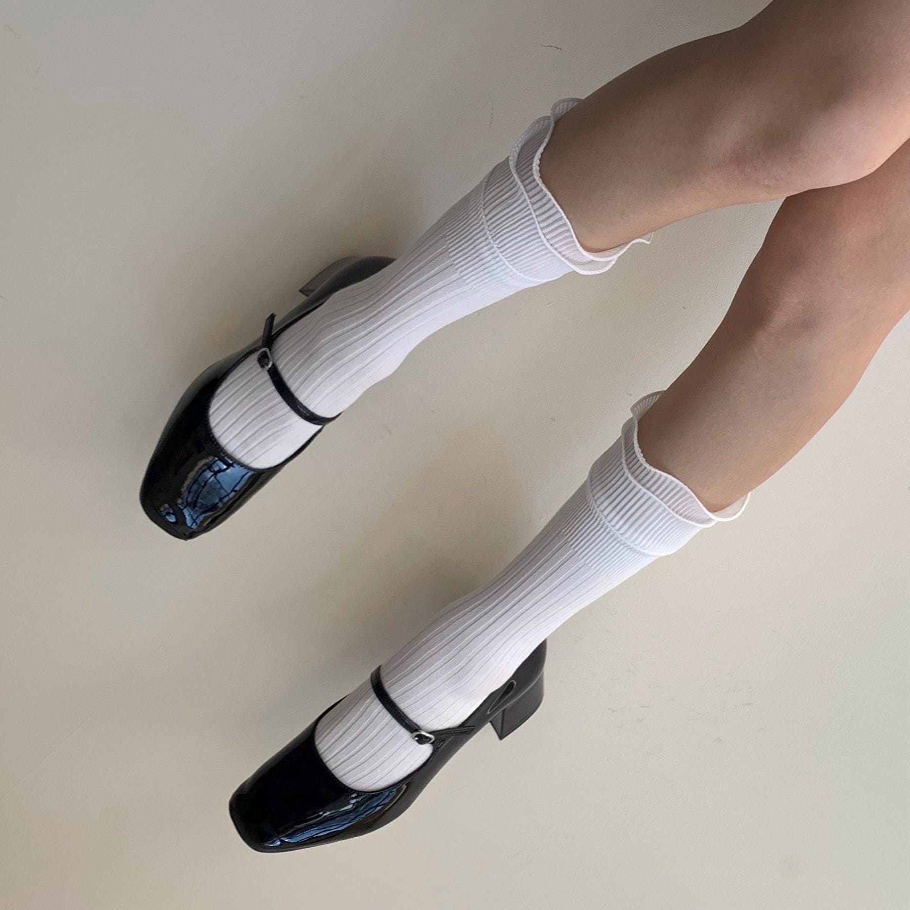 White Cotton Socks with Lotus Leaf Shape Lace Trim