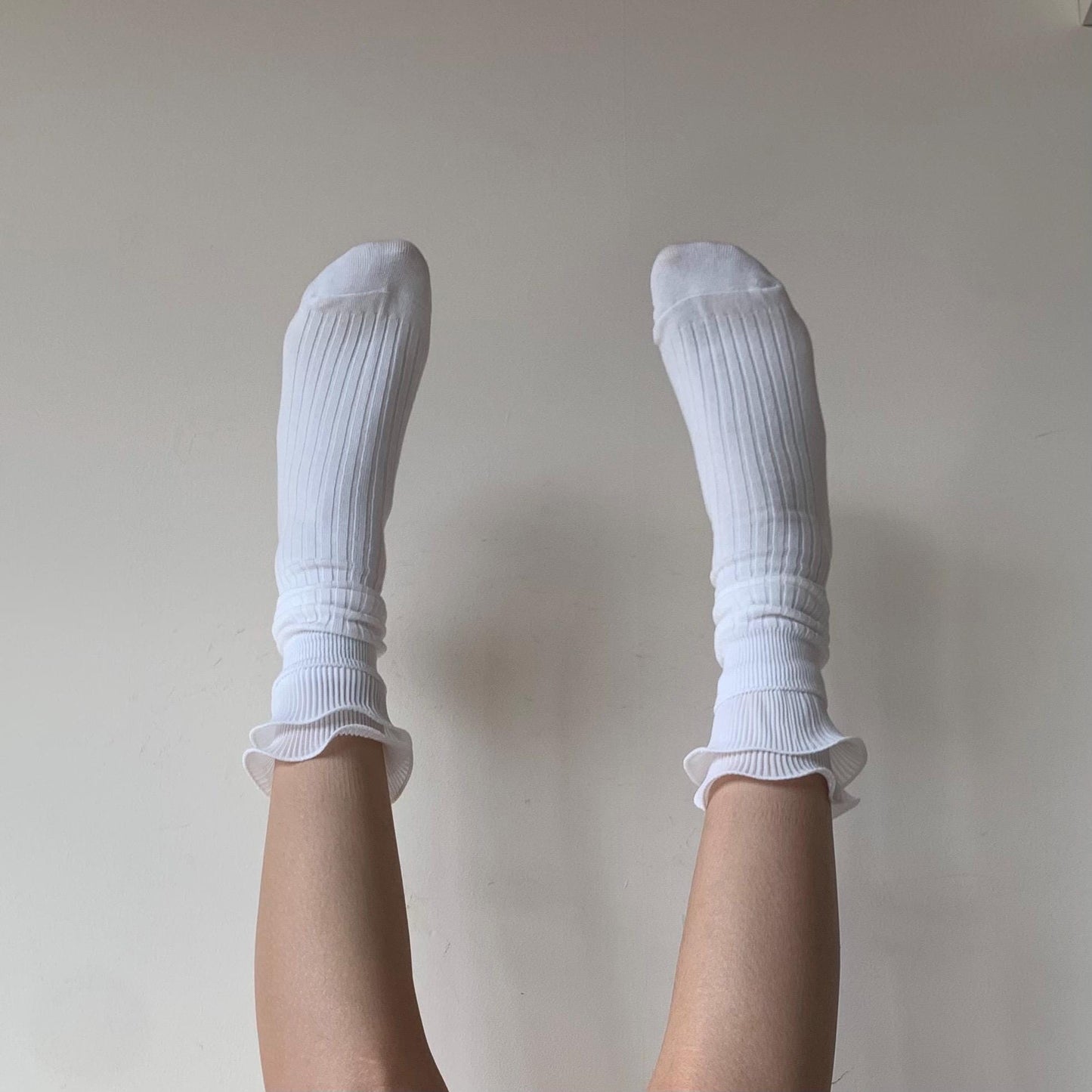 White Cotton Socks with Lotus Leaf Shape Lace Trim